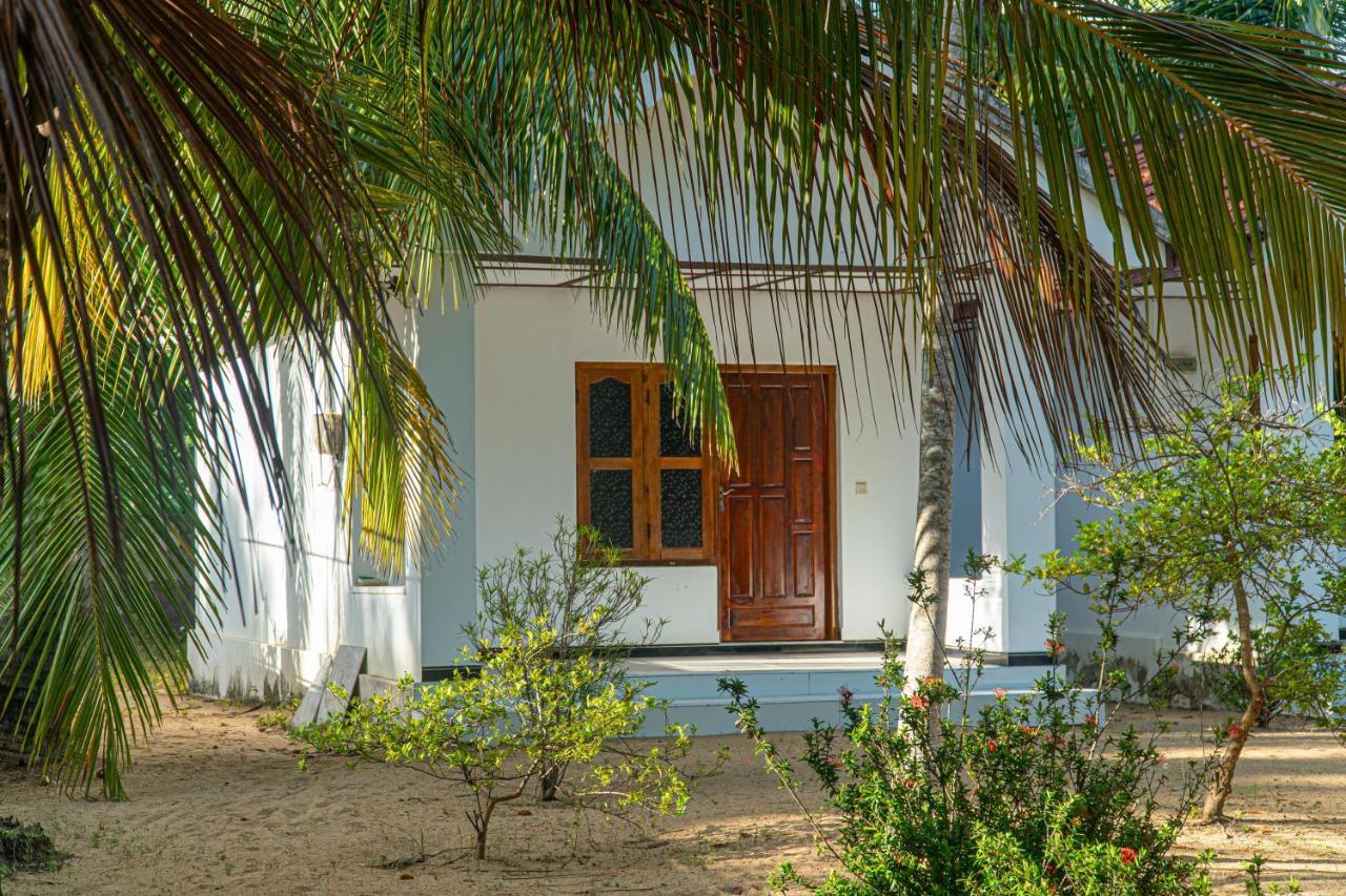 Surf & Yoga Arugam Bay Hotell Exteriör bild