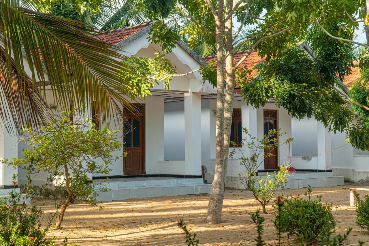 Surf & Yoga Arugam Bay Hotell Exteriör bild