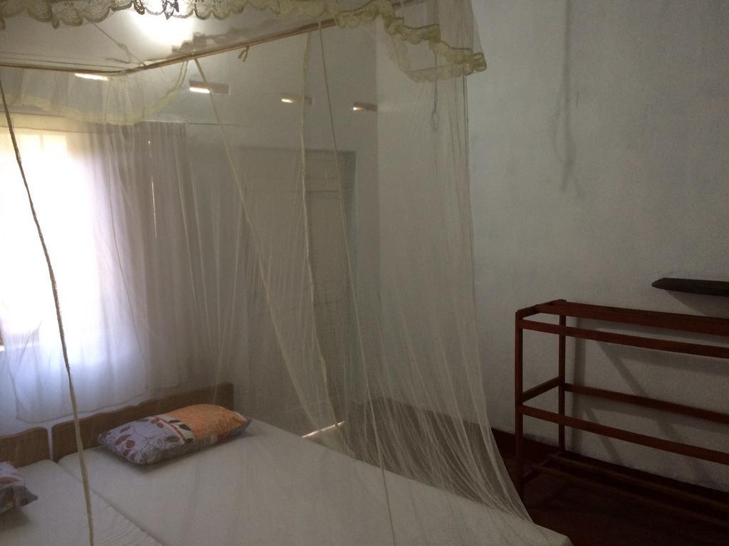 Surf & Yoga Arugam Bay Hotell Rum bild