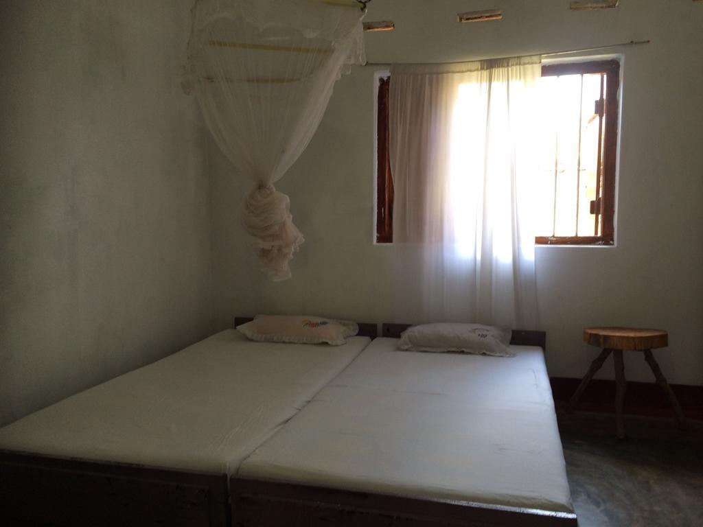 Surf & Yoga Arugam Bay Hotell Rum bild