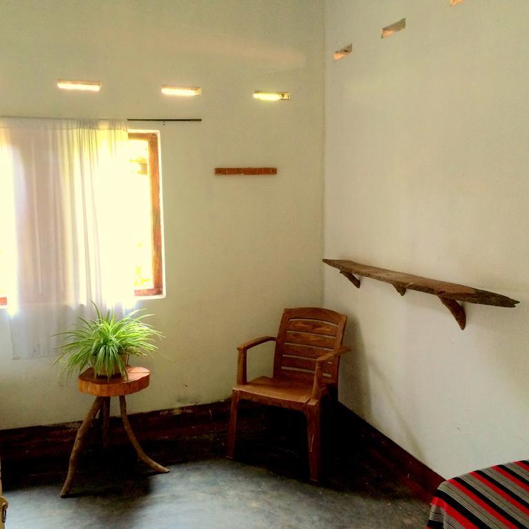 Surf & Yoga Arugam Bay Hotell Rum bild
