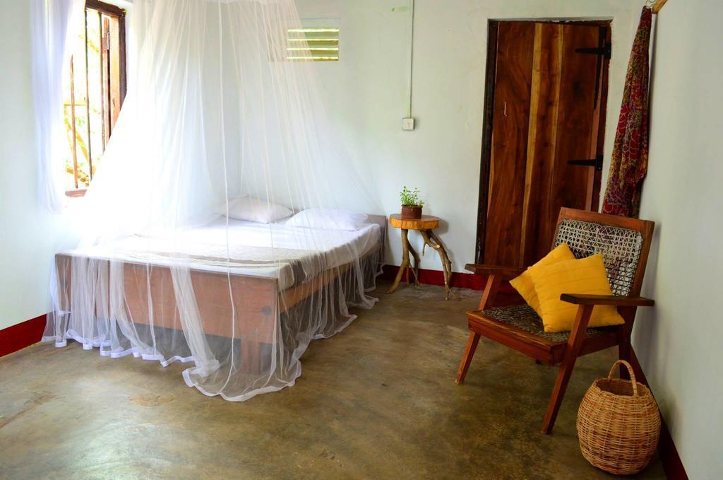 Surf & Yoga Arugam Bay Hotell Exteriör bild