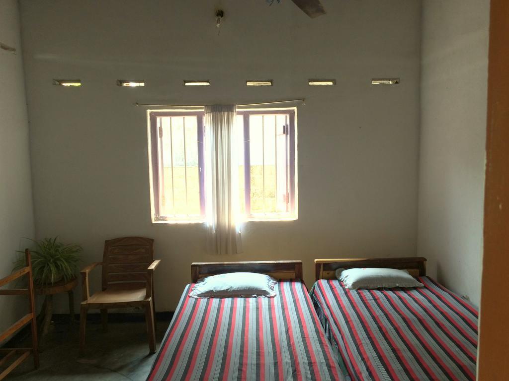 Surf & Yoga Arugam Bay Hotell Rum bild