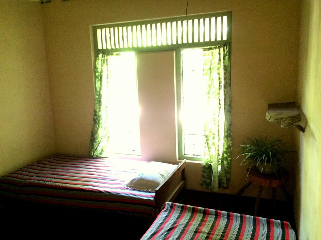 Surf & Yoga Arugam Bay Hotell Rum bild