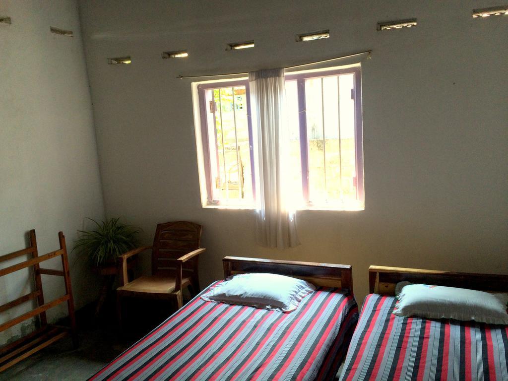 Surf & Yoga Arugam Bay Hotell Rum bild