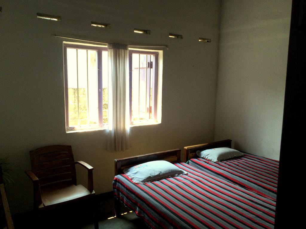 Surf & Yoga Arugam Bay Hotell Rum bild